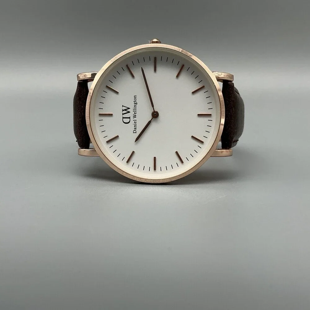 Daniel Wellington Classic Mens Watch 40mm Rose Gold Tone Leather New Battery